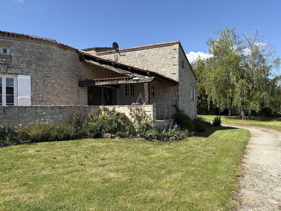 Maison à ROUILLAC