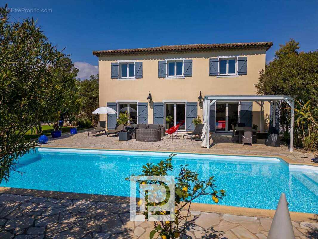 Maison à MOUGINS