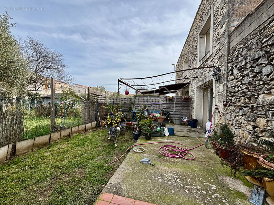 Appartement à UCHAUD