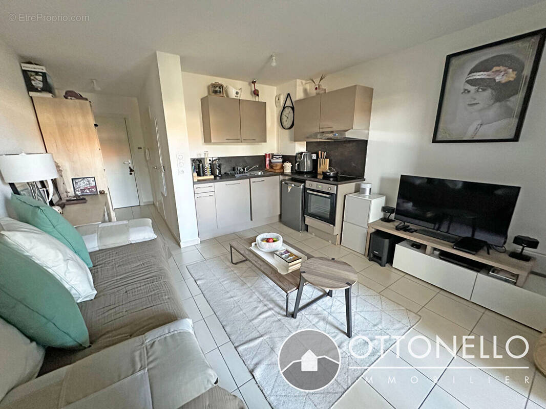 Appartement à ROQUEBRUNE-SUR-ARGENS