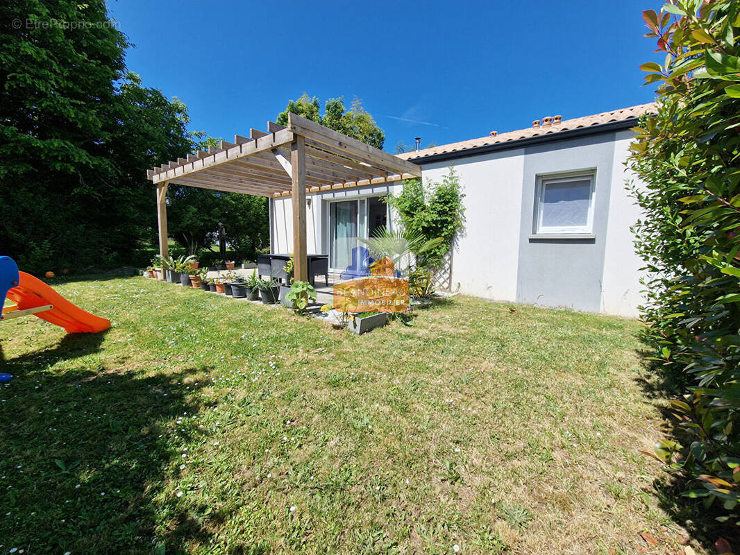 Maison à BOUGUENAIS