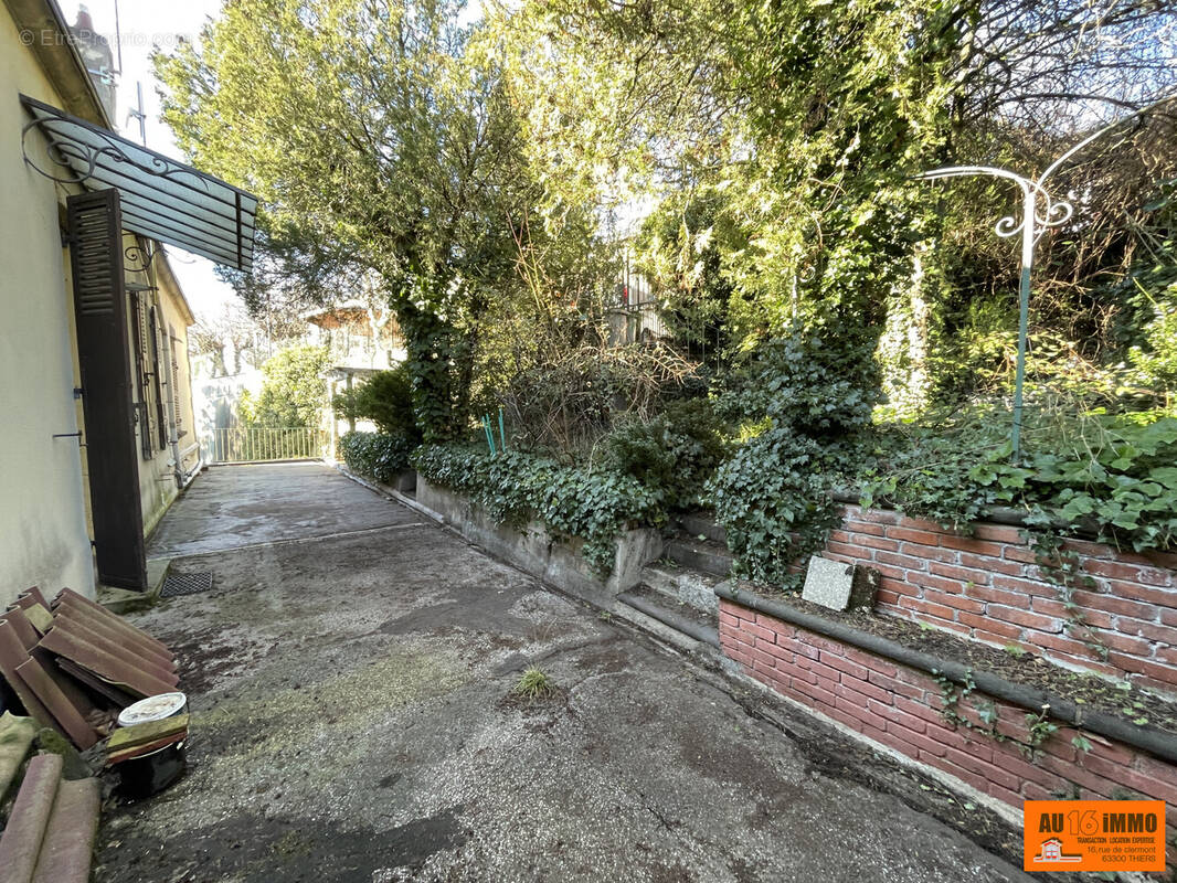 Appartement à THIERS