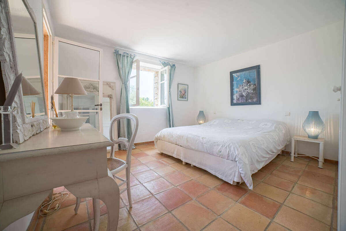 Maison à LORGUES