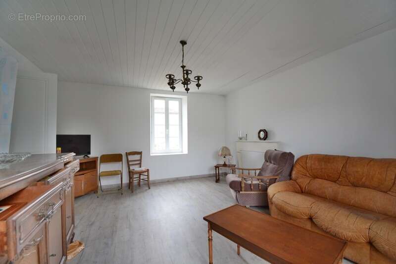 Maison à HIERSAC