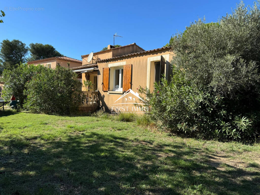 Maison à VELAUX