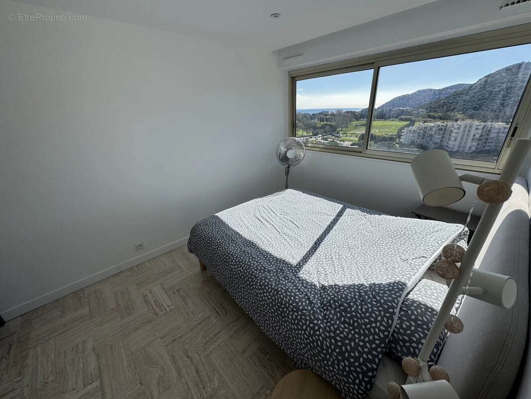 Appartement à MANDELIEU-LA-NAPOULE