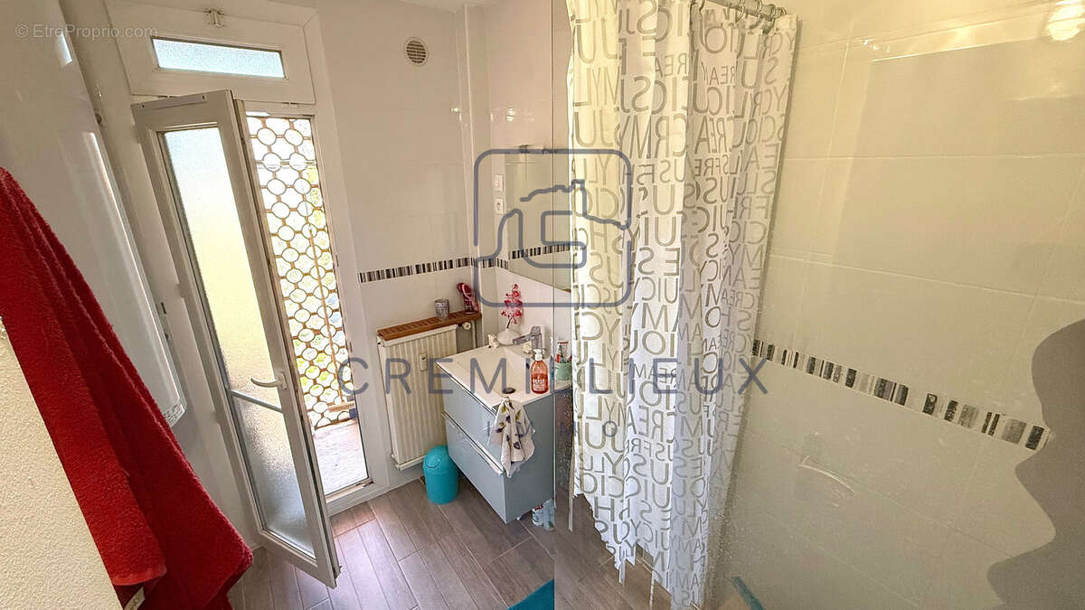 Appartement à GUILHERAND-GRANGES