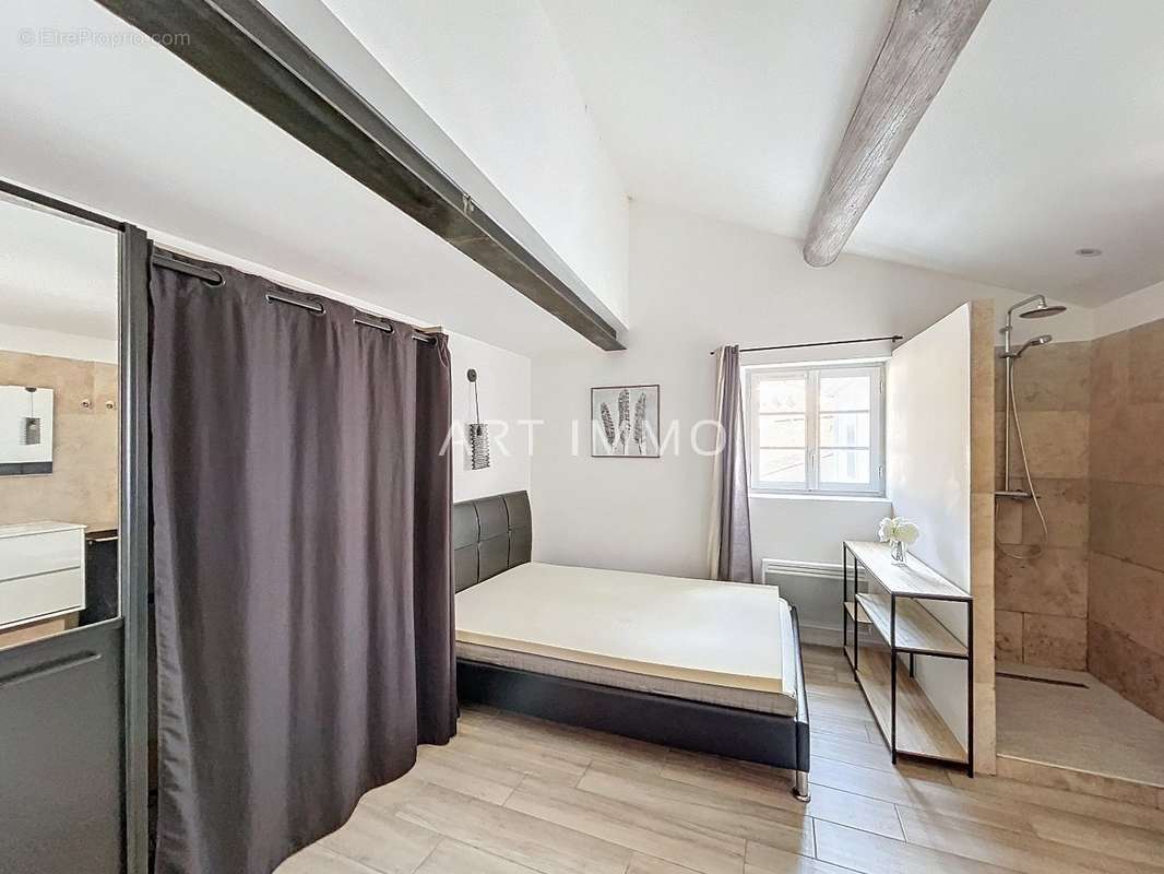 Appartement à FONTAINE-DE-VAUCLUSE