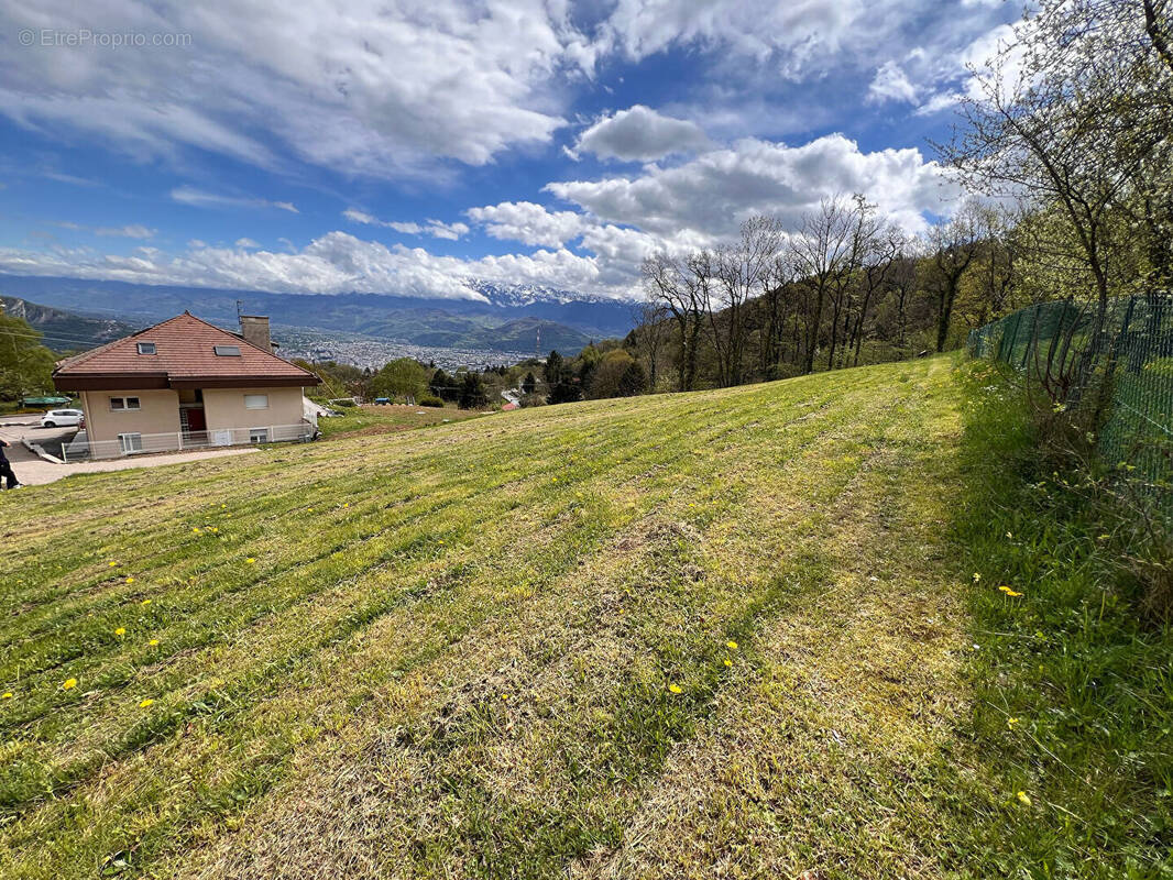 Terrain à SEYSSINET-PARISET