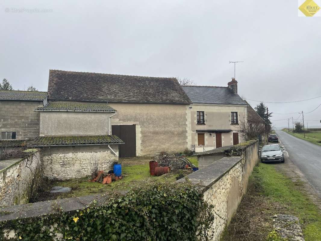 Maison à COUSSAY-LES-BOIS
