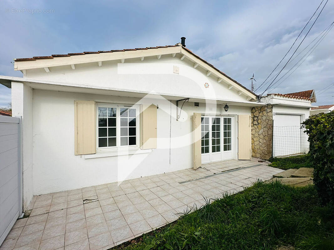 Maison à BOURCEFRANC-LE-CHAPUS
