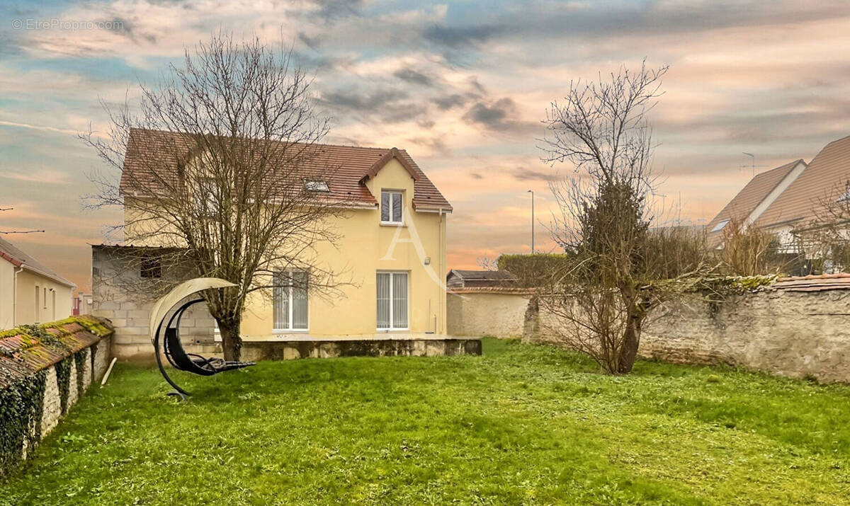 Maison à ETAMPES