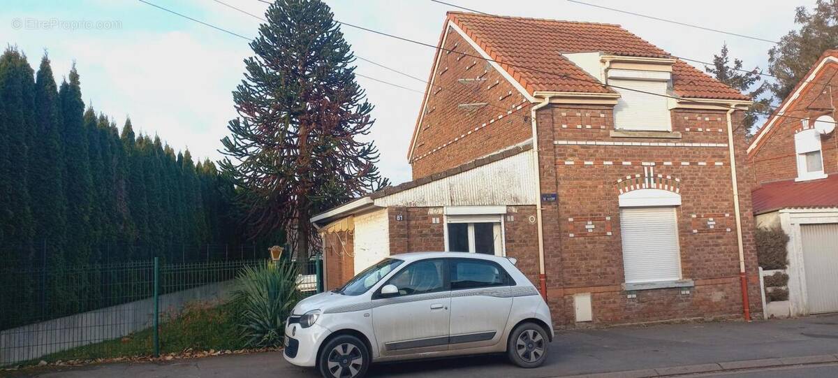 Maison à MONCHECOURT