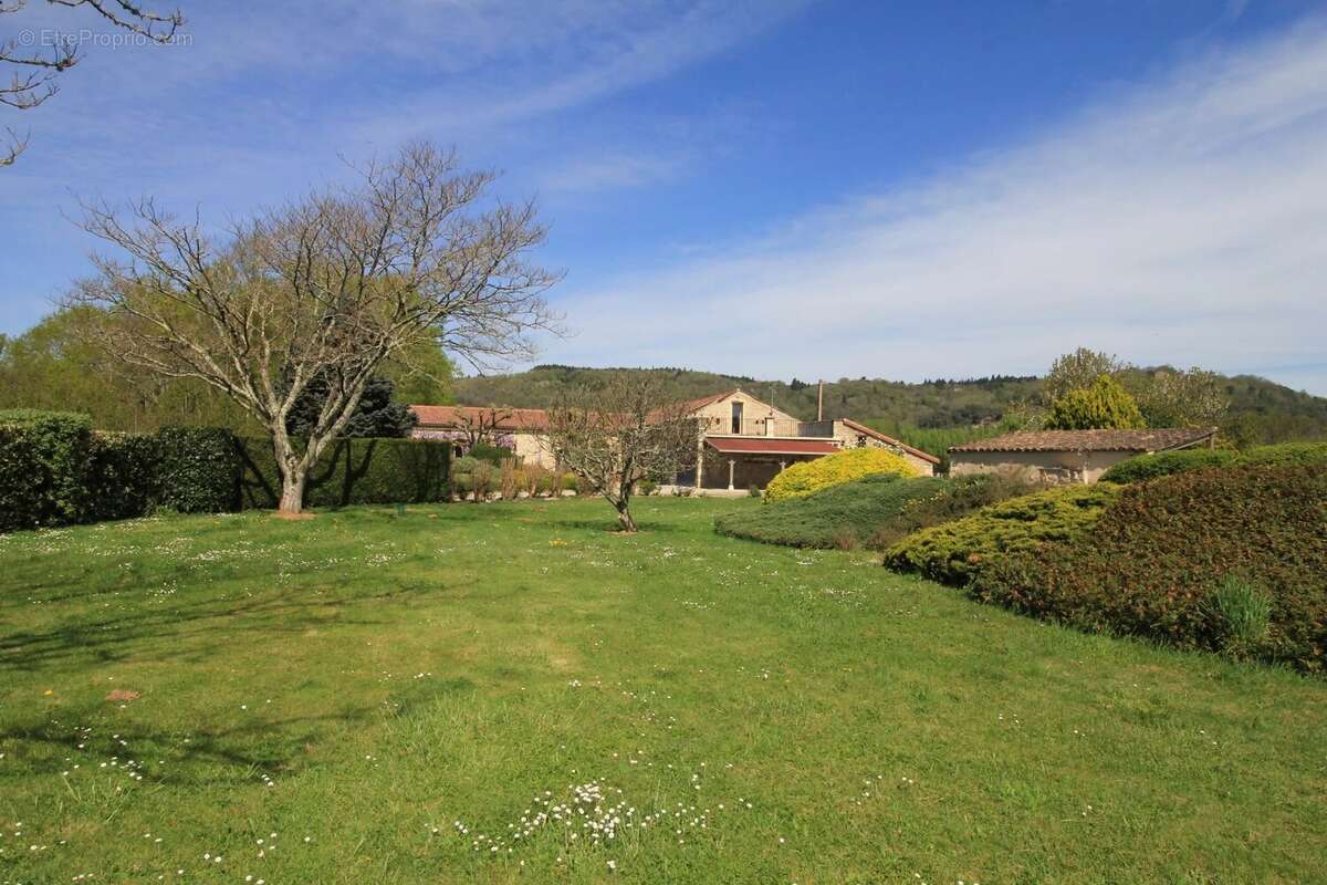 Maison à PRAYSSAC