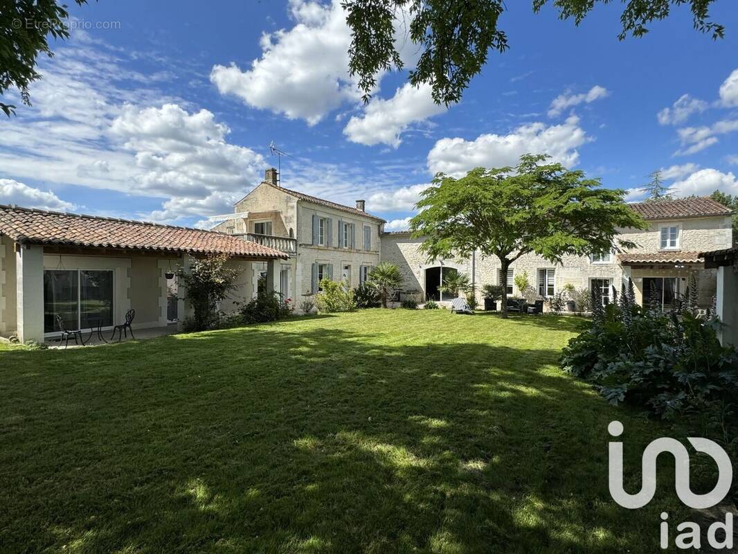 Photo 1 - Maison à BOURG-CHARENTE
