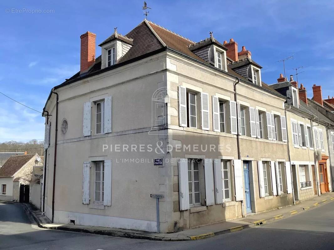 Maison à CHATEAUNEUF-SUR-CHER