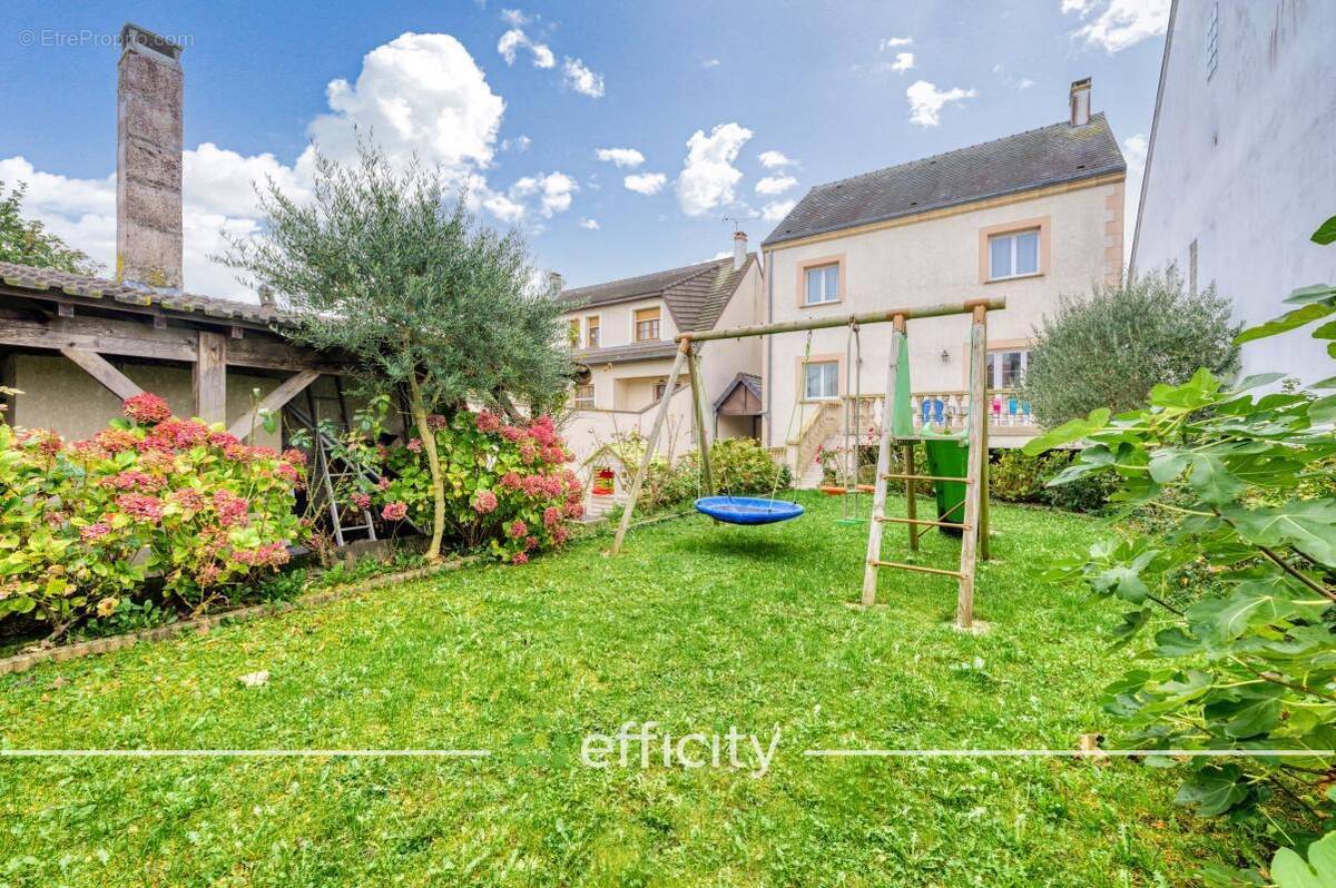 Maison à ROISSY-EN-BRIE