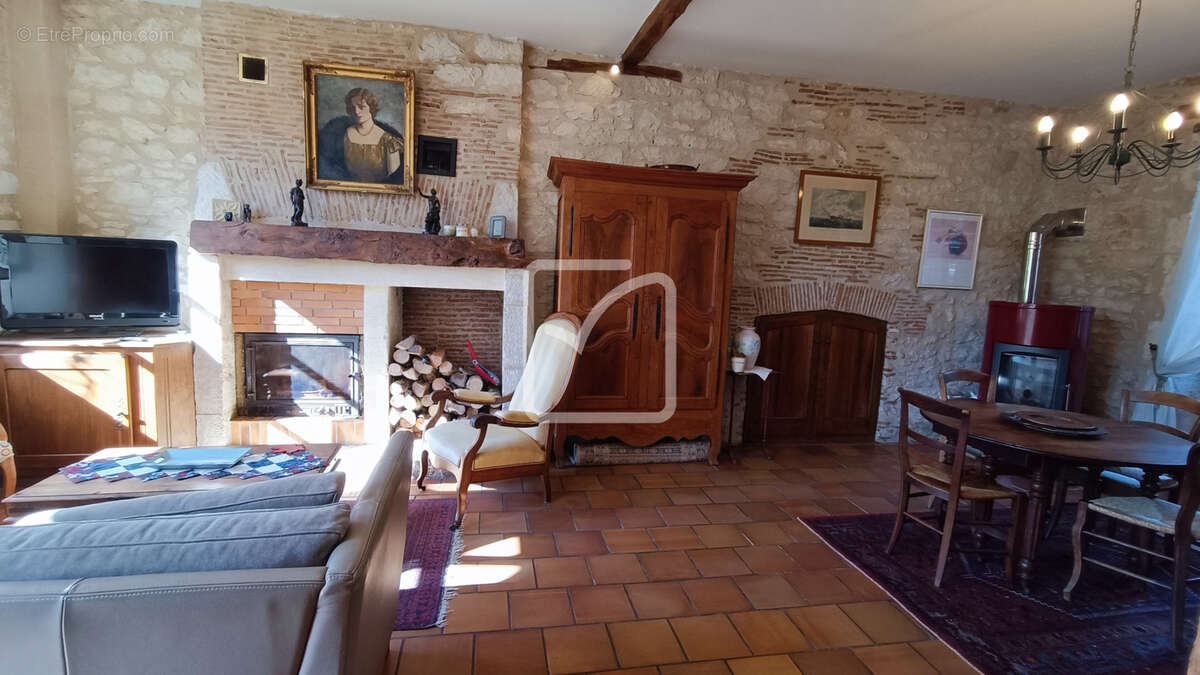 Maison à CUBJAC