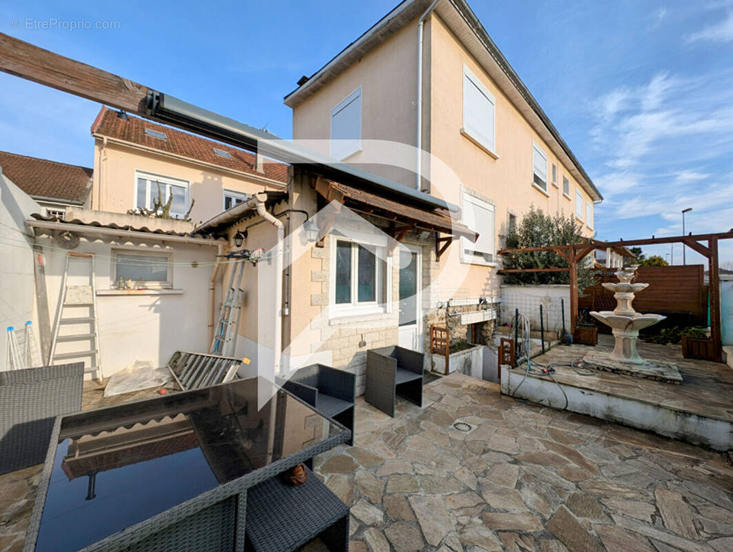 Appartement à LA FRETTE-SUR-SEINE