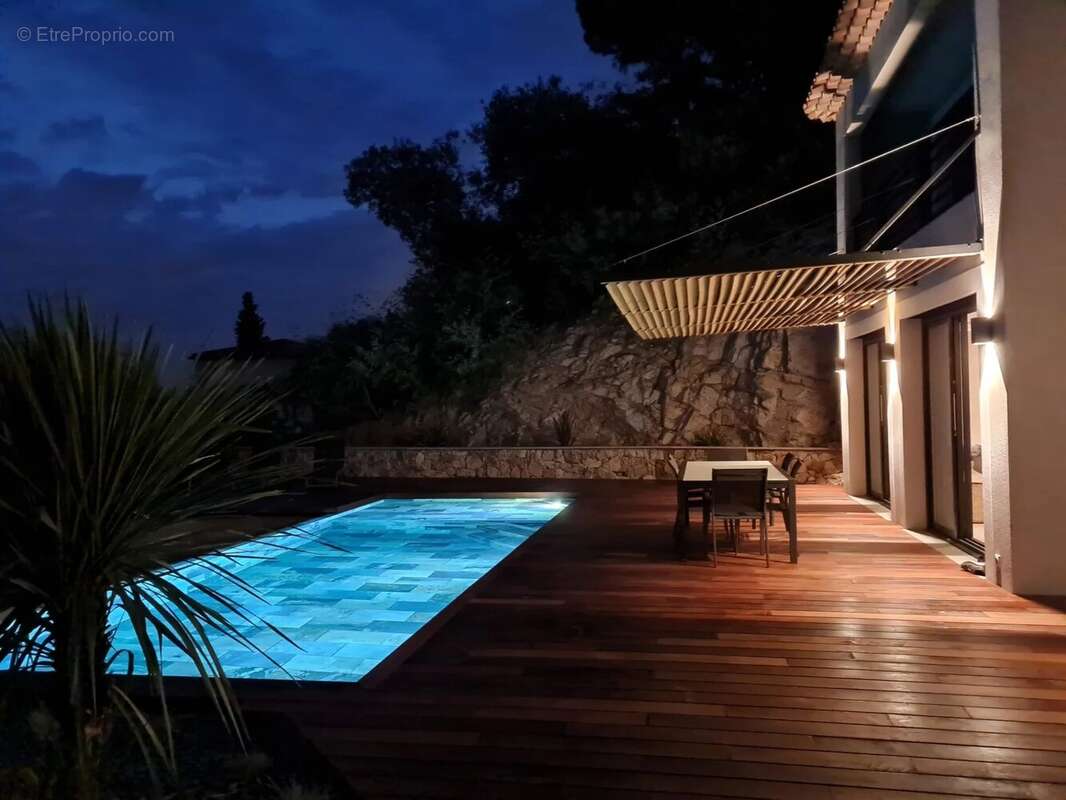 Maison à VALLAURIS