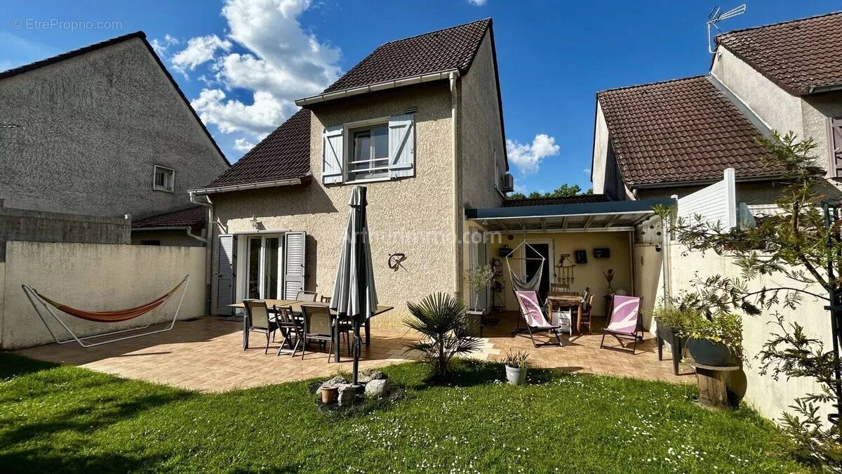 Maison à MORESTEL