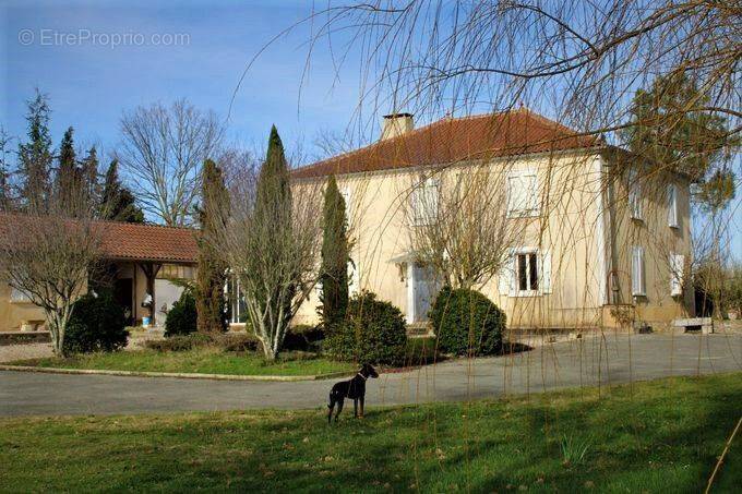 Maison à SEISSAN
