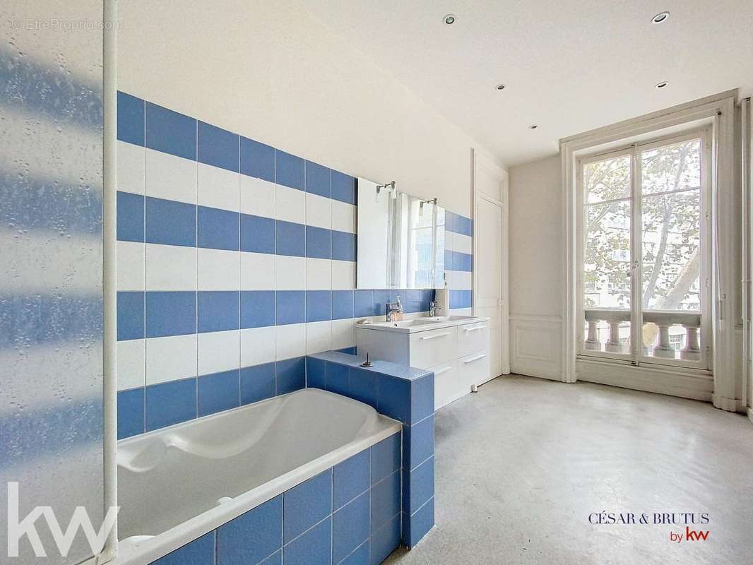 Appartement à LYON-6E