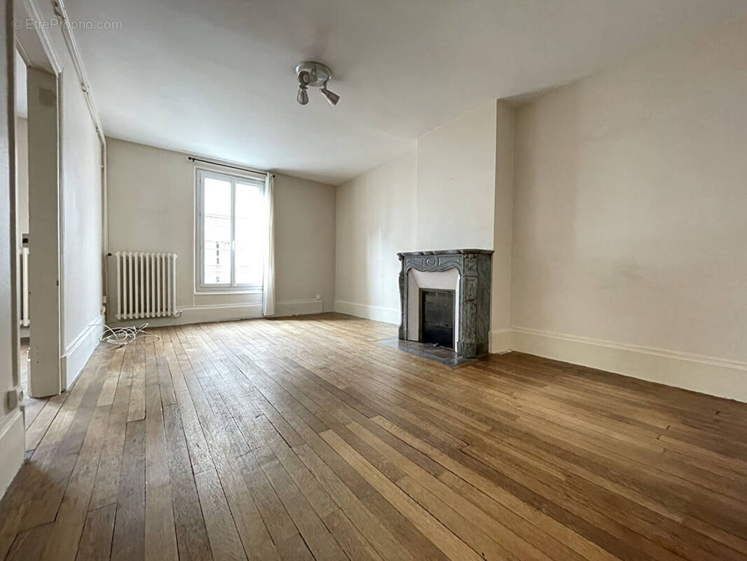 Appartement à FONTAINEBLEAU