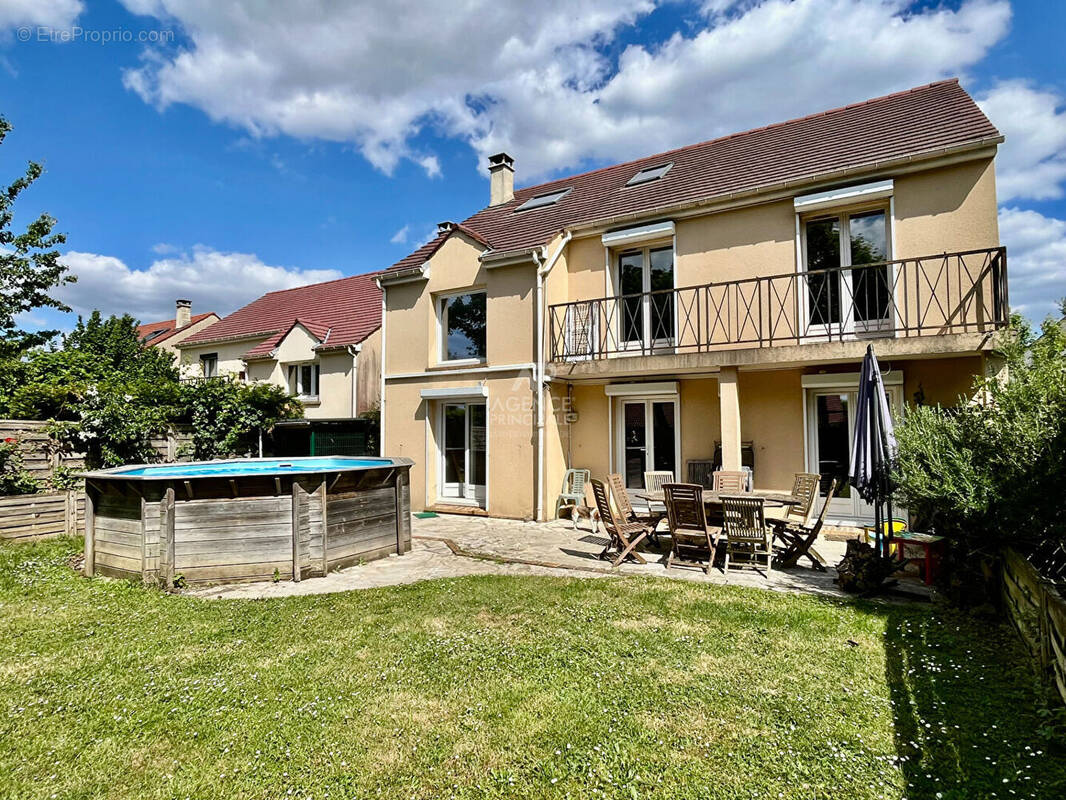Maison à COURDIMANCHE