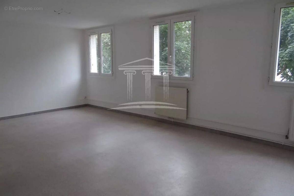 Appartement à SORGUES