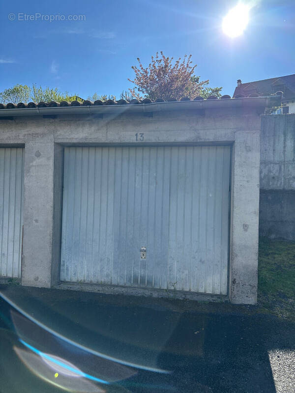 Parking à AURILLAC