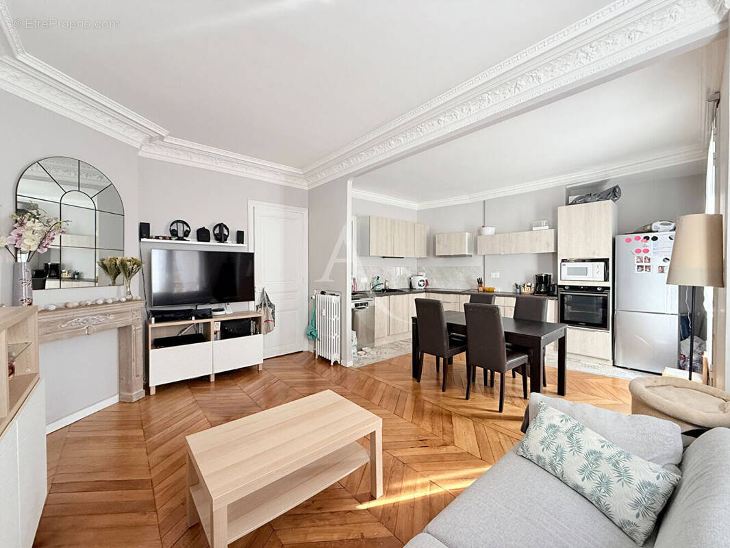 Appartement à PARIS-18E