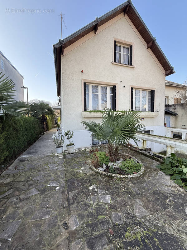 Maison à LE BLANC-MESNIL