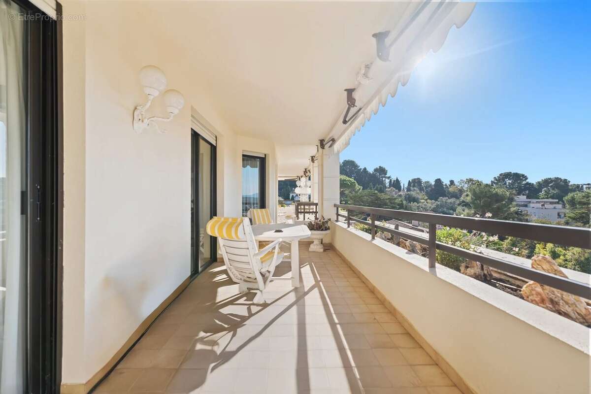 Appartement à LE CANNET