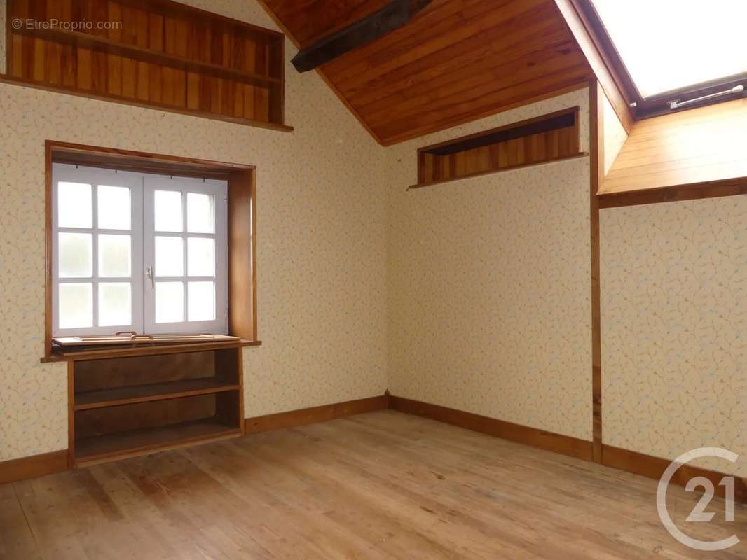 Maison à LA CHAPELLE-DE-BRAIN