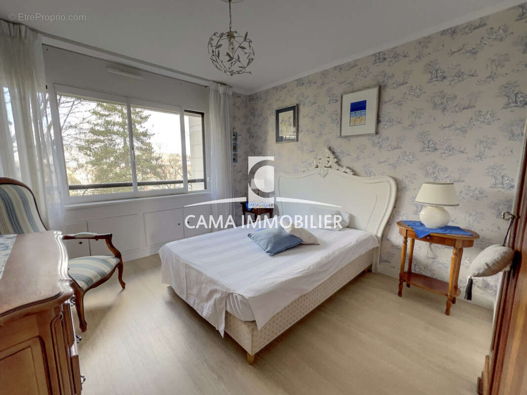 Appartement à VERSAILLES