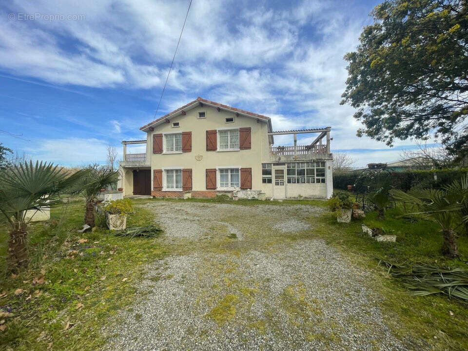 Maison à CINTEGABELLE