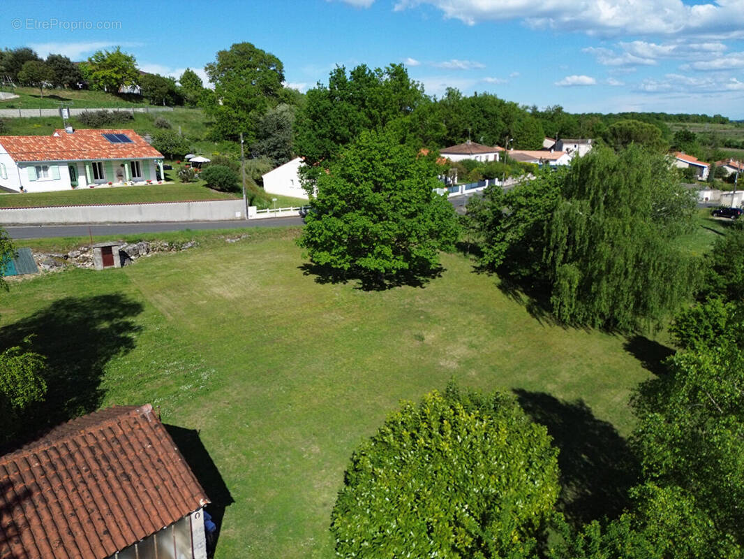 Terrain à NERSAC