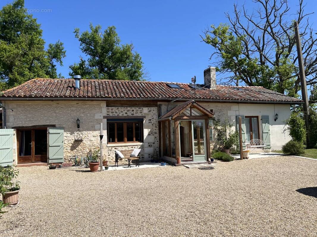 Maison à ECHOURGNAC