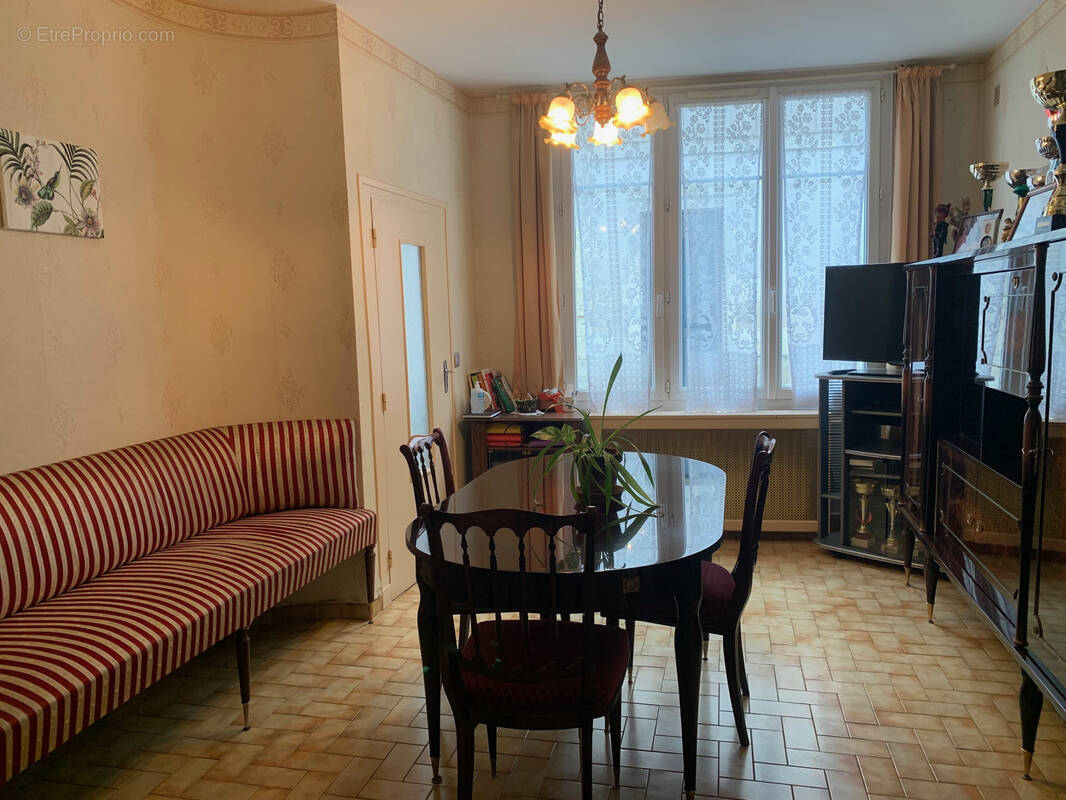 Maison à VERNOU-SUR-BRENNE