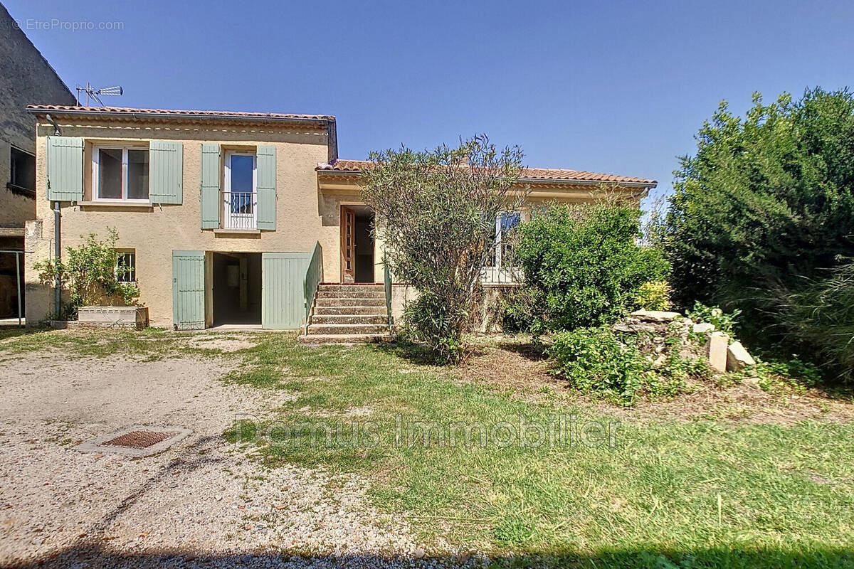 Maison à SAINT-SATURNIN-LES-AVIGNON