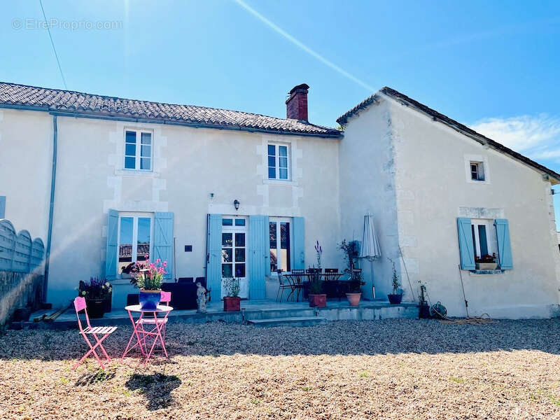 Maison à AUBETERRE-SUR-DRONNE