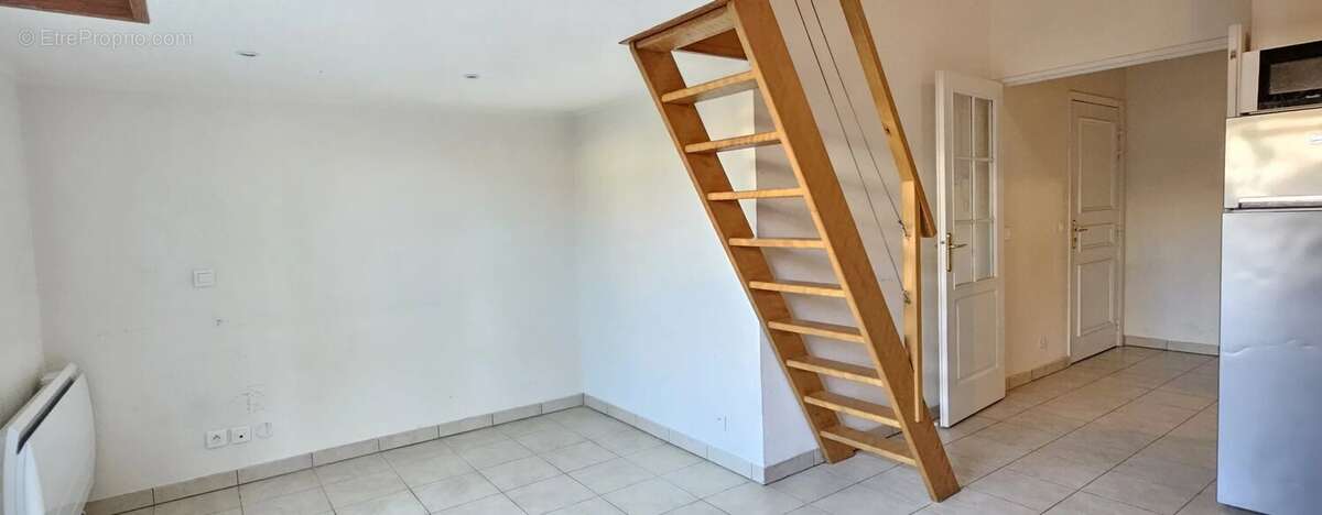 Appartement à SAINT-LAURENT-DU-VAR