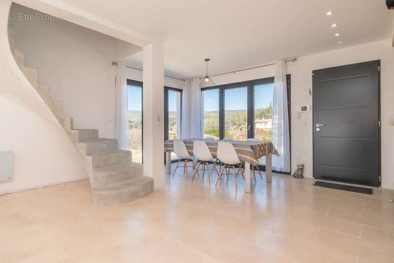 Maison à LE CASTELLET