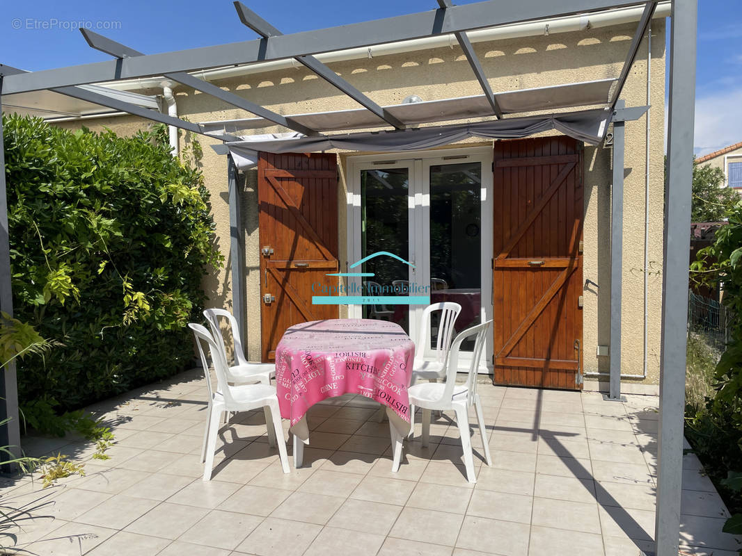 Maison à VIC-LA-GARDIOLE