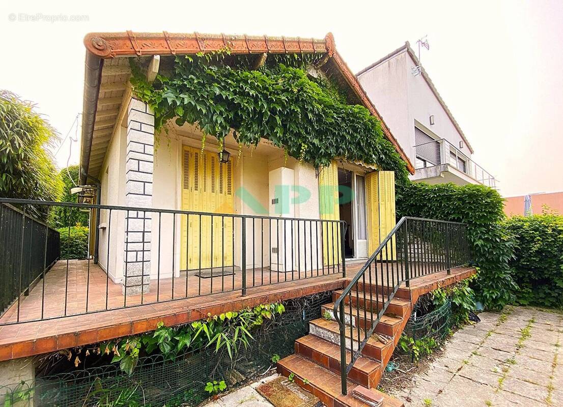 Maison à VIGNEUX-SUR-SEINE