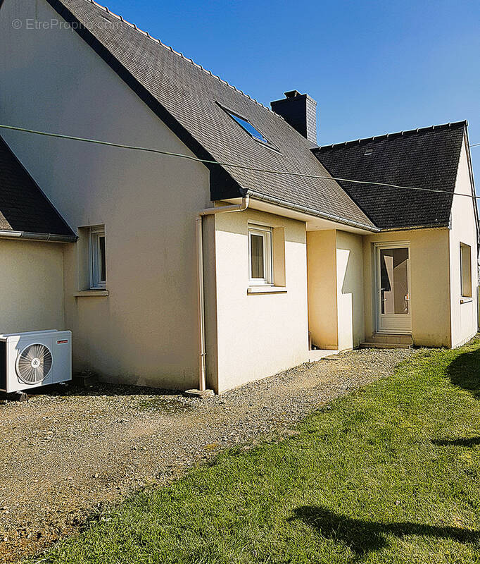 Maison à PLOUBEZRE