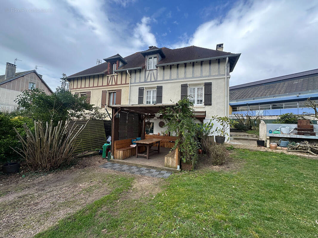 Maison à MONDEVILLE