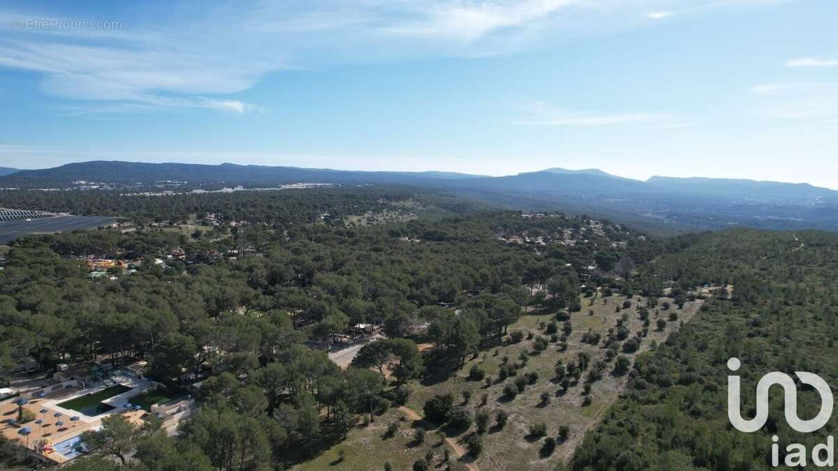 Photo 2 - Terrain à LE CASTELLET
