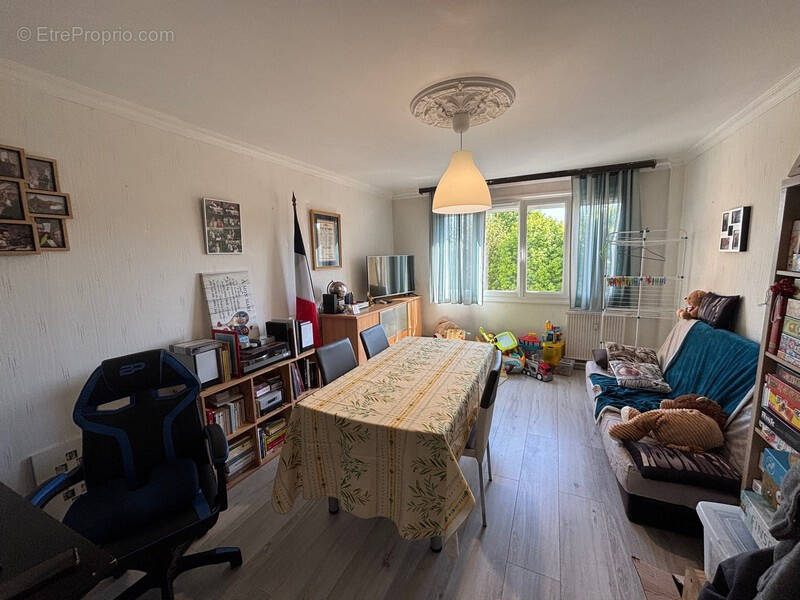Appartement à CANTELEU